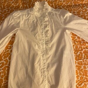 Beautiful Sézane blouse.